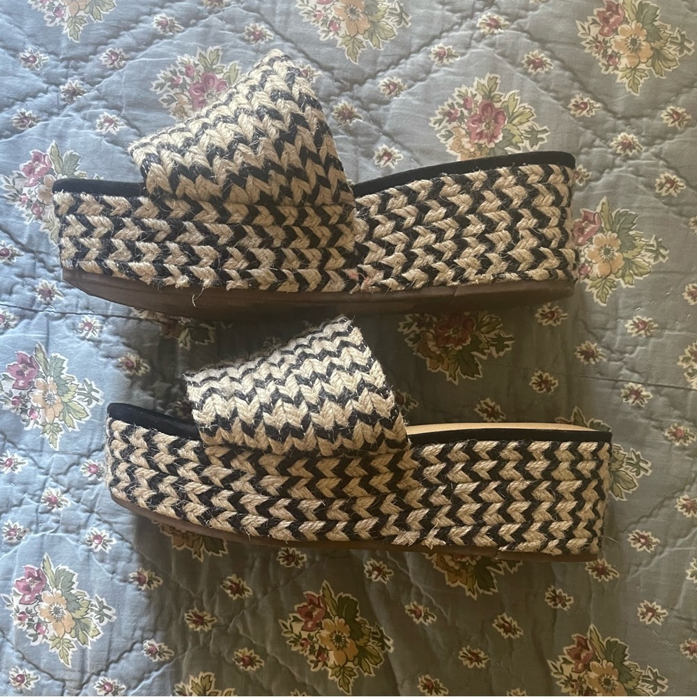Lucky Brand platform shoes sandals
